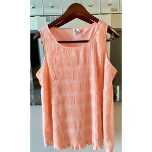 NWOT Elle Sleeveless Blouse | L